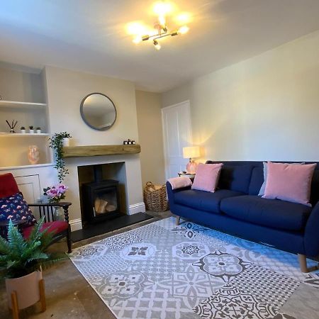 Charming Cottage Mins From Chichester City Centre Buitenkant foto