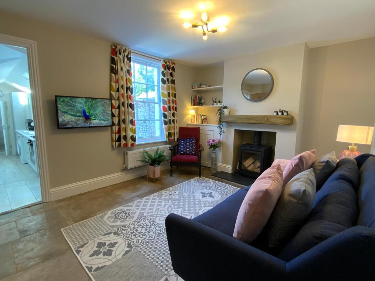 Charming Cottage Mins From Chichester City Centre Buitenkant foto